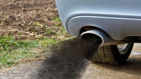 О чем говорит черный дым из выхлопной трубы автомобиля?