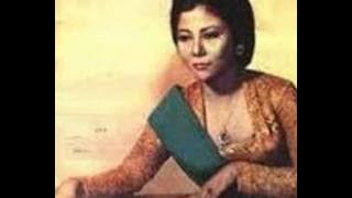 Ande Ande Lumut by Ibu Waldjinah