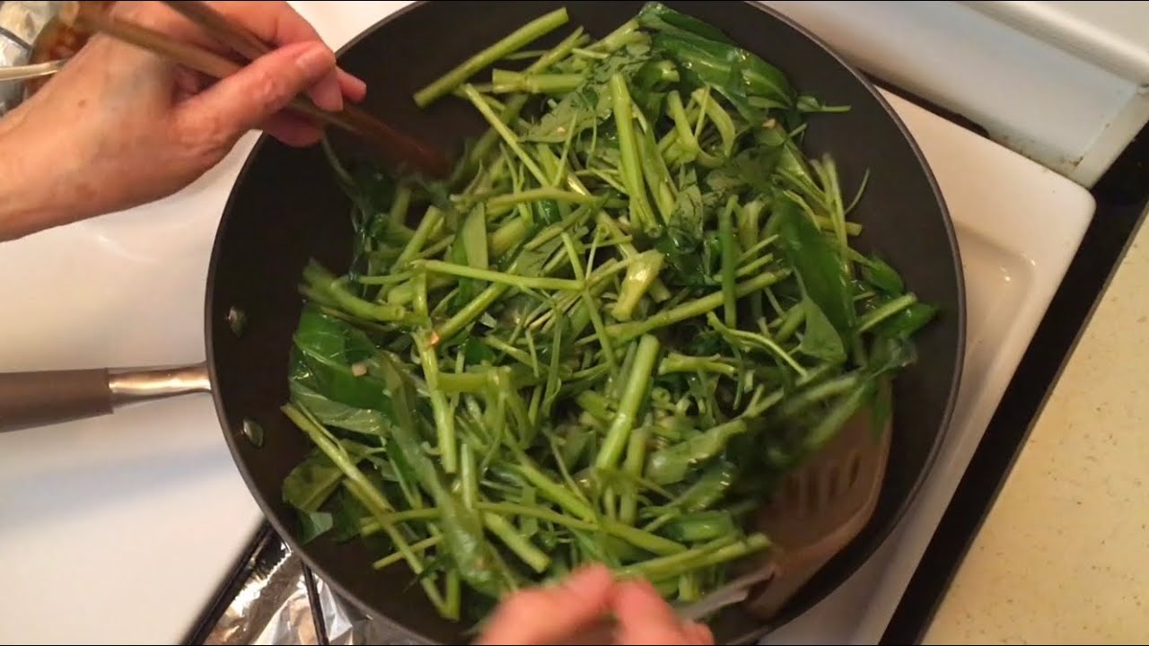 How to Cook Water Spinach with Garlic (របៀបឆាត្រកួន) shorts YouTube