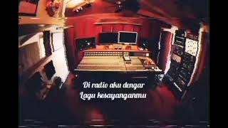 story wa,'Gombloh di radio'