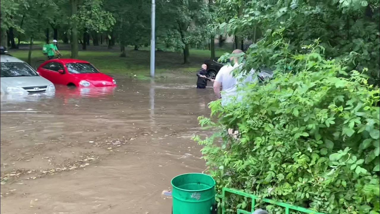 Сильный дождь лил в продолжение двух дней