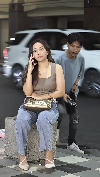 ripped pants prank 🤣 #funny #shorts #shortvideo #comedy #shortsfeed #prank