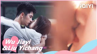 🐸Yuhe Pulls Chengcheng in For a Kiss | The Science of Falling in Love EP12 | iQIYI Romance