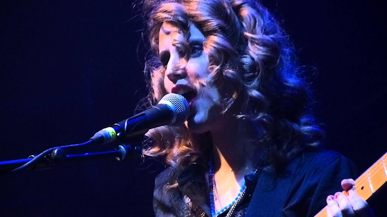 Anna Calvi - Piece by Piece live Albert Hall, Manchester 06-02-14