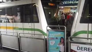 Metro de Medellín - Tren nuevo en estación San Antonio