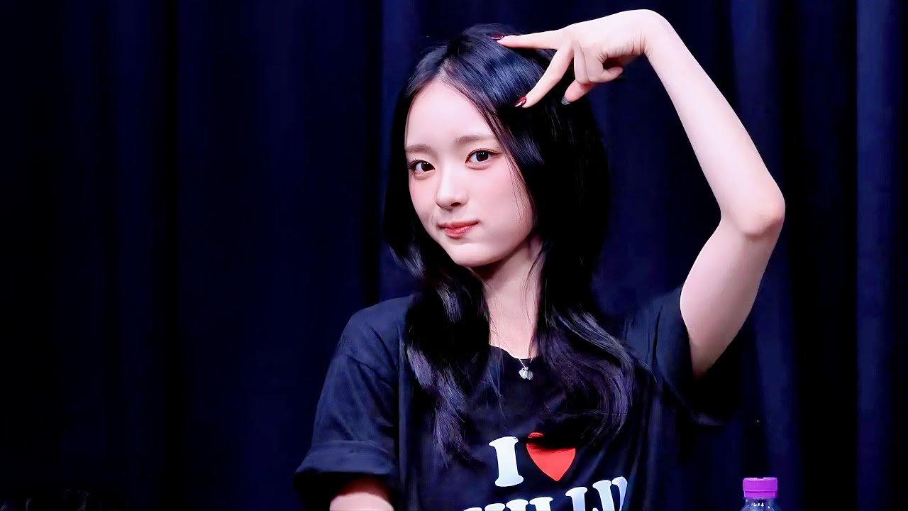 250911 ICHILLIN' E.Ji 🦋 'XL (Extra Love)' (아이칠린 이지🦋 직캠) - fancam