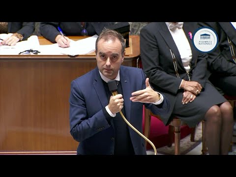 EXTRAIT I Trappes: Lecornu dénonce les "mots qui finissent par armer ceux qui passent à l'acte"