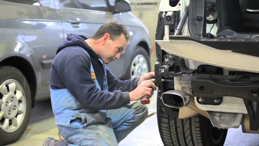 panel beaters - Burwood AAA Accident Repair Centre