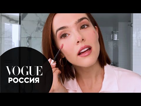 Актриса Зои Дойч показывает макияж для проблемной кожи | Vogue Россия