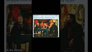 Iki Mecnun Oturmuş Dertlerini Birbirine Anlatmaya Çalıßıyorlar Şacakbudeniz