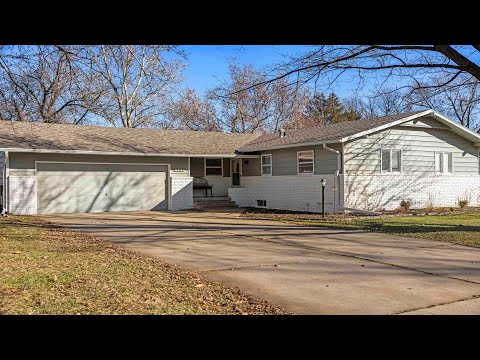 724 Crescent Dr, Hesston, KS home video tour