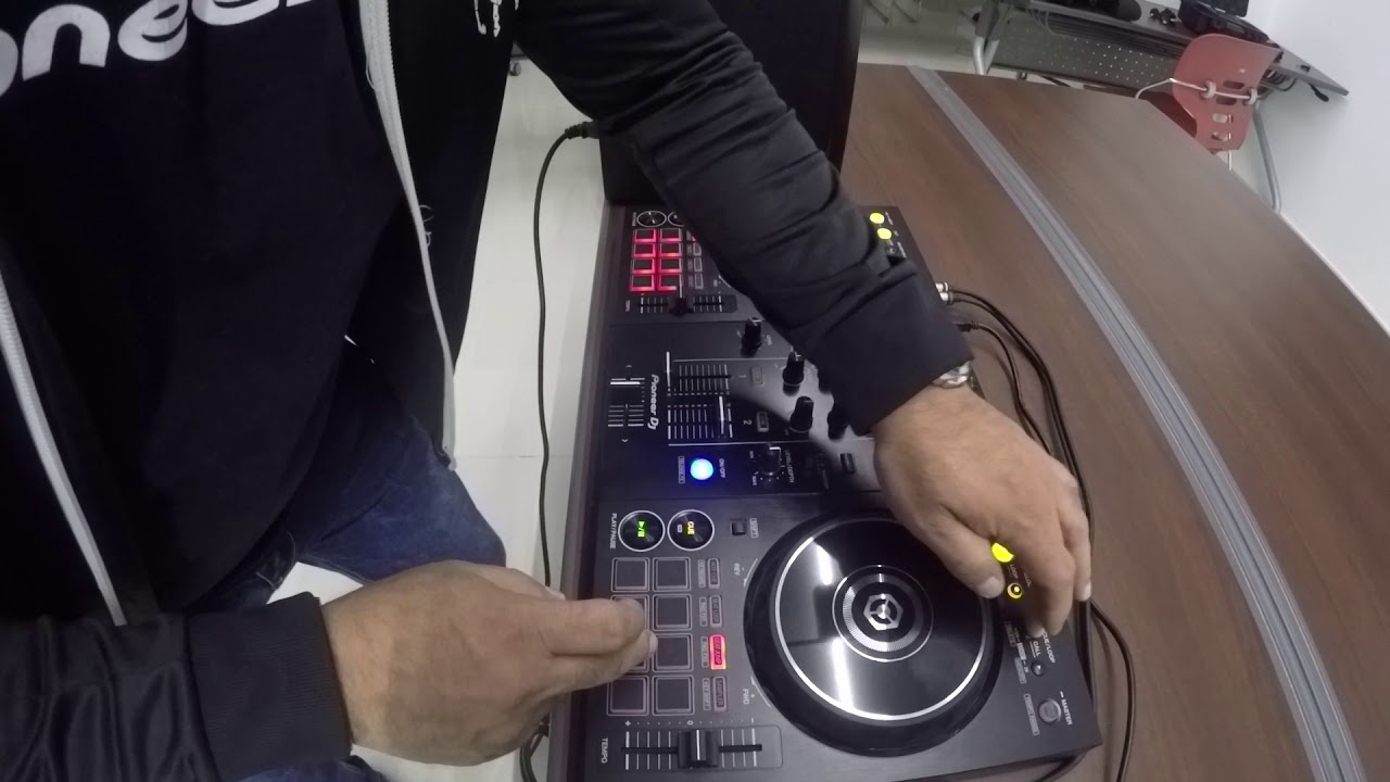DDJ400 en Modo LOOP + BEAT JUMP Mixed Minds 093 by Sergio Mix YouTube