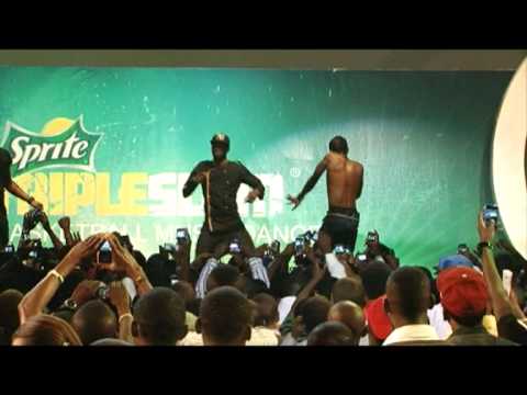 Wizkid Performs Pakurumo and Superstar