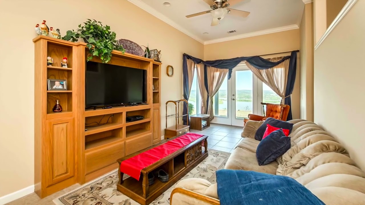 Look at Greers Ferry Lake from Diamond Bluff 