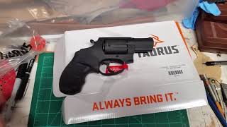 Unboxing the 605