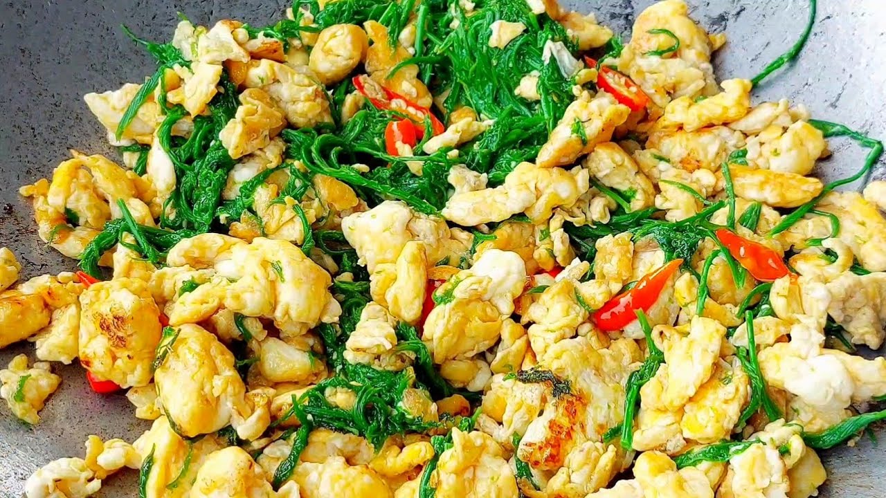 เมนูไข่ง่ายๆอร่อยประหยัด ชะอมผัดไข่ ผัดวิธีนี้หอมอร่อยมาก ผัดแบบแห้งๆได้กลิ่นกระทะหอมๆ ถูกใจสุดๆ