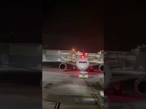 🇺🇸Los Angeles international airport  1:20 a:m. ANA. NH105. Boeing787-9