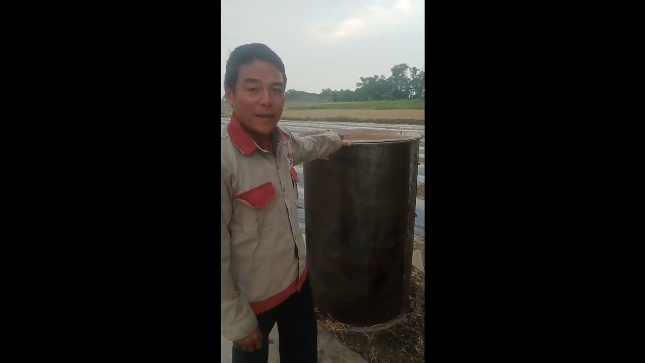 Đốt lò Biochar của ông Nguyễn Phùng Khởi - Trung Sơn