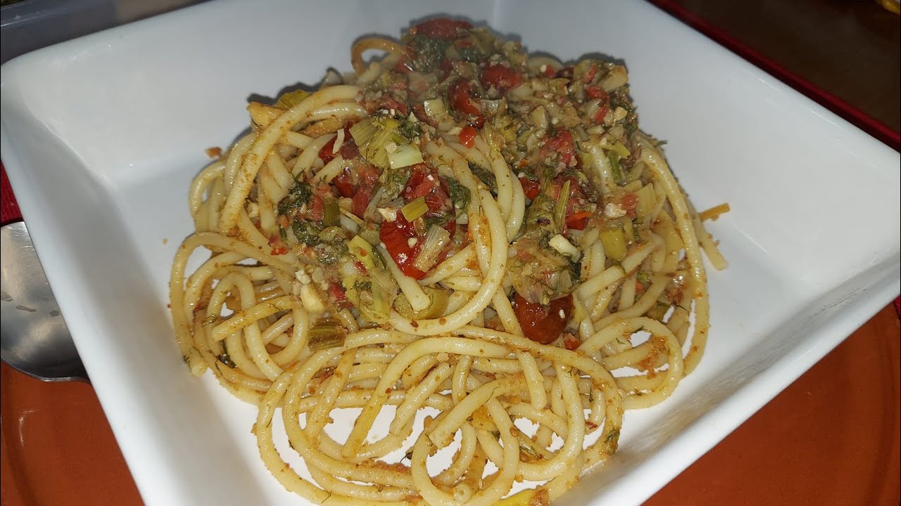 Pasta al pesto nisseno 'ncatasciata - Le Ricette di zio Roberto