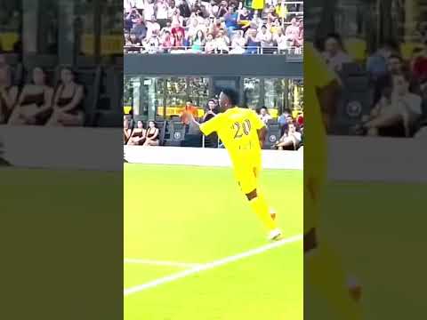 Vinicius doing Ronaldinho‘s