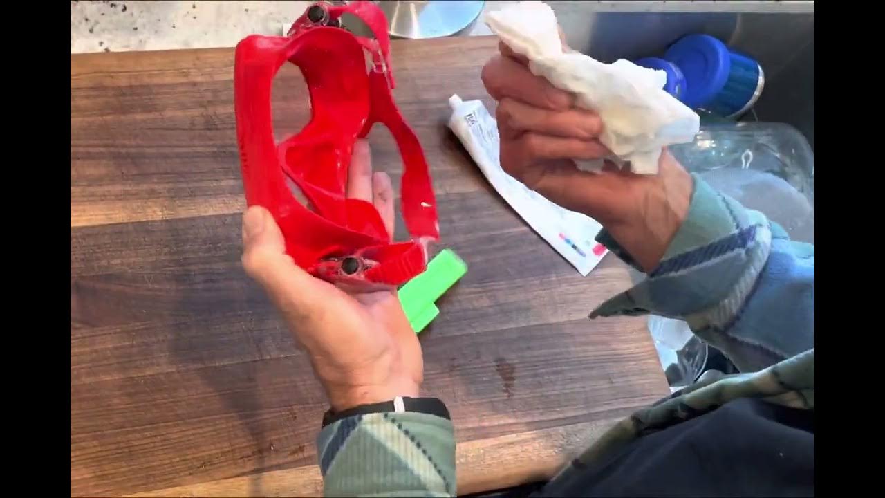 How to prepare your new scuba mask before applying defogger solution