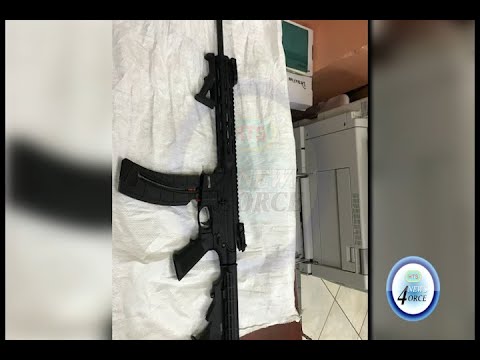 POLICE RECOVER MILITARY STYLE WEAPON IN STOP AND SEARCH - YouTube