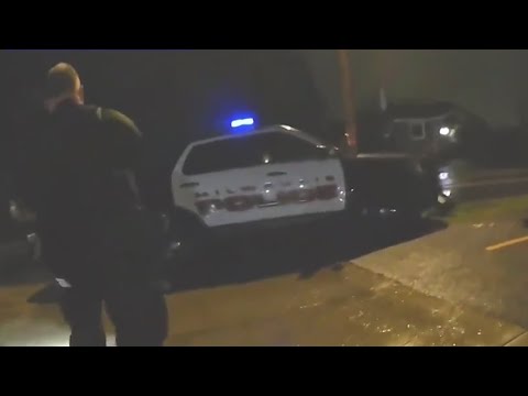 Accused DUII driver slams into Milwaukie police car - YouTube
