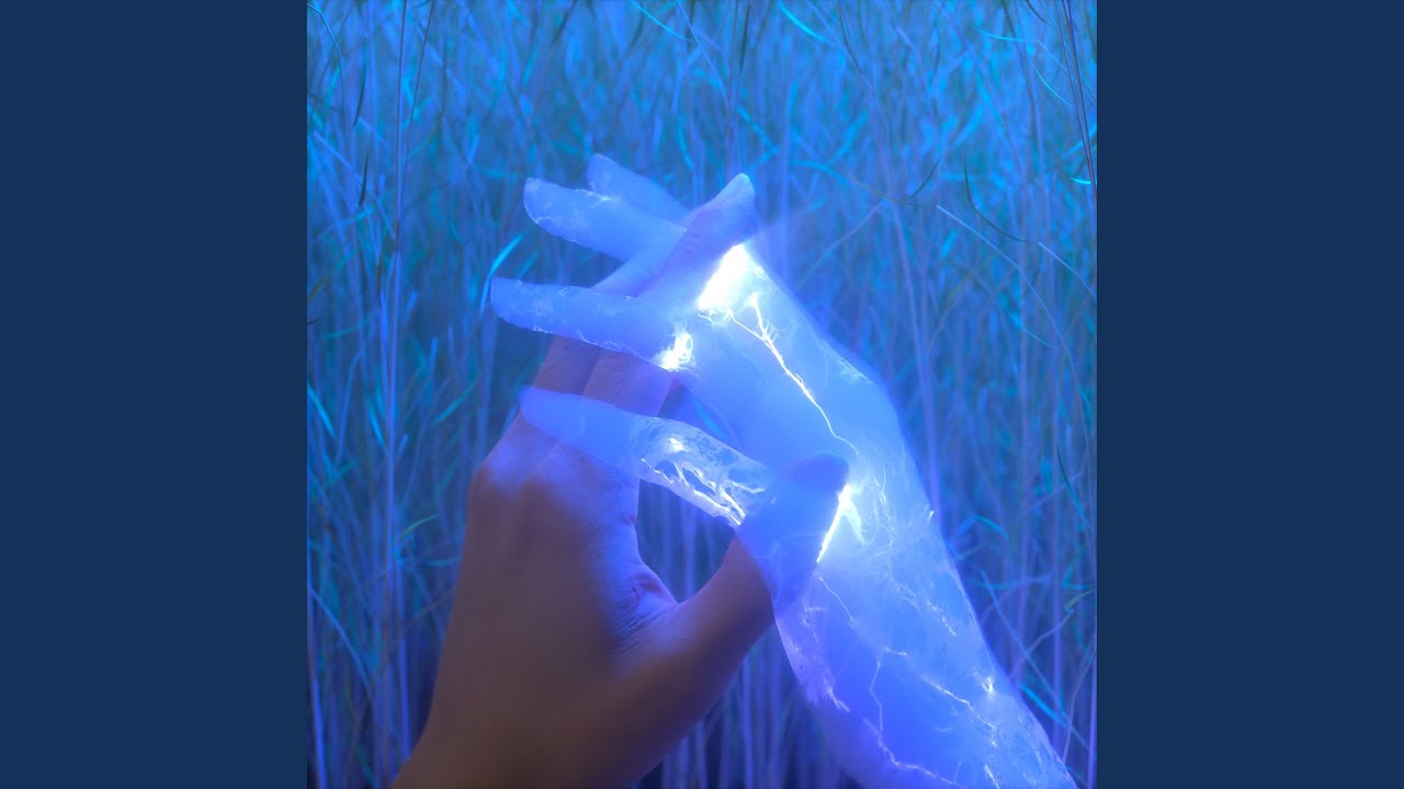 Guarda Cracks In The Sky su YouTube Guarda Cracks In The Sky su YouTube