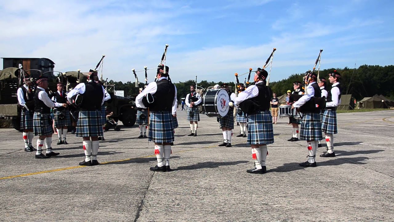 Highland Cathedral Pipe & Drums song YouTube