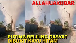 Puting Beliung Di Bukit Kayu Hitam, Kedah, Malaysia 2712022