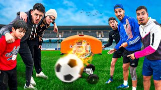 ON AFFRONTE UN LANCEUR DE BALLON DE FOOT ! DEMONEXION VS KRYTPOO QUI VA GAGNER ?!