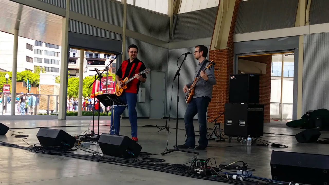 2015-05-02 Einstein's Monkey at the Strawberry Festival - Blitzkrieg Bop