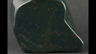 ブラッドストーン (血石) 原石 磨き 117g / Bloodstone