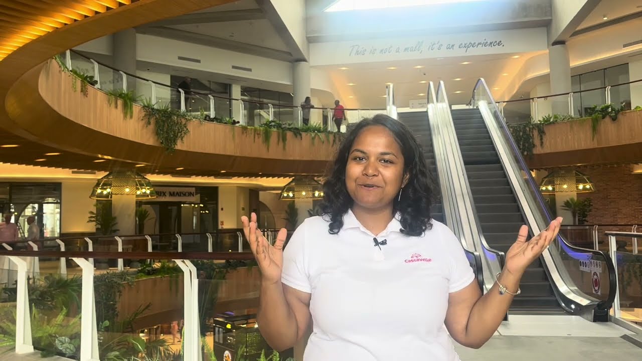 Discover the new extension of Cascavelle Shopping Mall with Johanne Quevauvilliers.