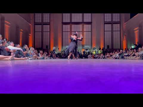 Javier Rodriguez y Fatima Vitale - (Carlos Di Sarli - La trilla) - Tango Torino Festival 2023