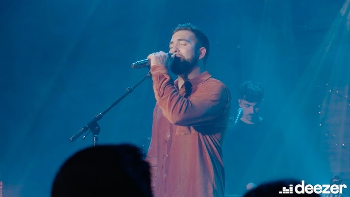 Kendji Girac x Mehdi Maïzi : le chanteur entre lumière et blessures -  YouTube