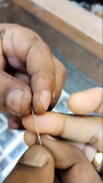 platinum-chain-repair-work-at-sharjah-gold-souk-don-t-forget