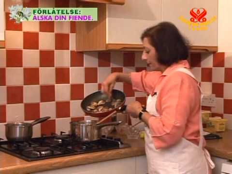 Onion Pakoras with Cucumber Raita Chutney & Savory Asparagus and Mushroom Tart-2