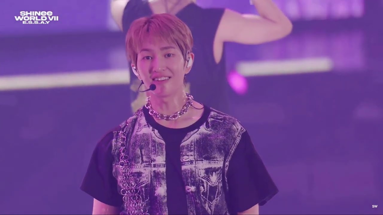 JoJo - SHINee WORLD VII E.S.S.A.Y DAY 2