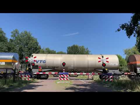 Spoorwegovergang Hengelo Gezondheidspark // Dutch railroad crossing