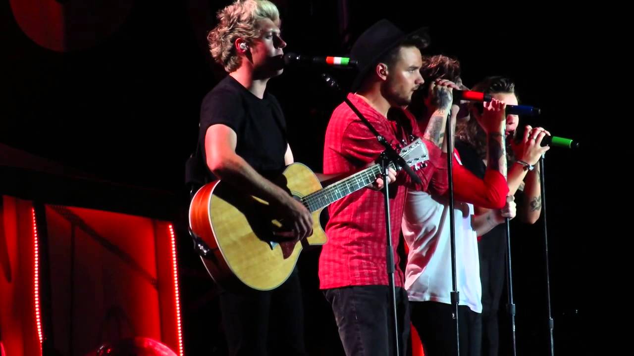 Night Changes - One Direction - Montreal - 9/5/15 *FIRST ROW*