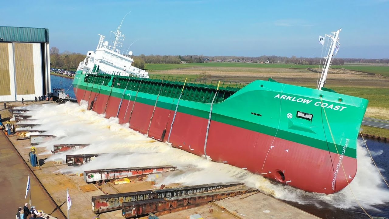 Update ''Árklow Coast'' succesvol gelanceerd Shipyard Ferus Smit.