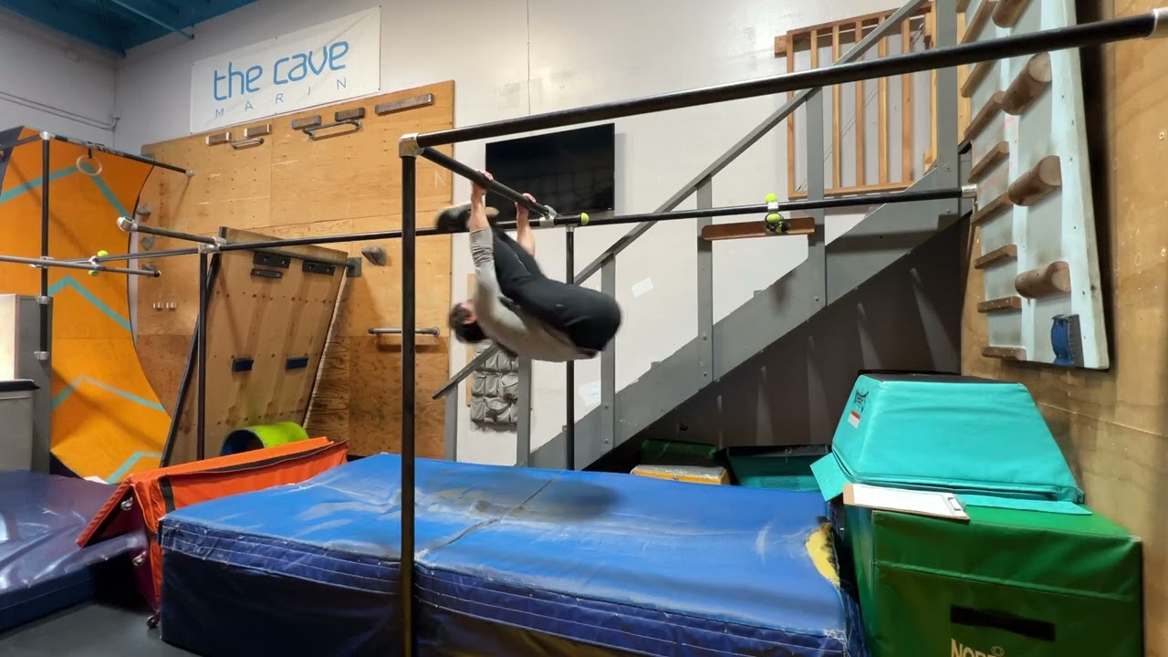 L4 Skin The Cat Knee Mount Cherry Drop sinlge swing dismount