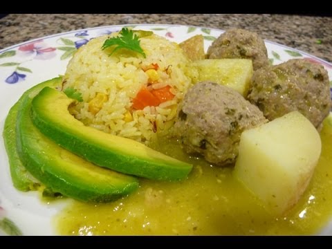 Albondigas en Salsa Verde - YouTube