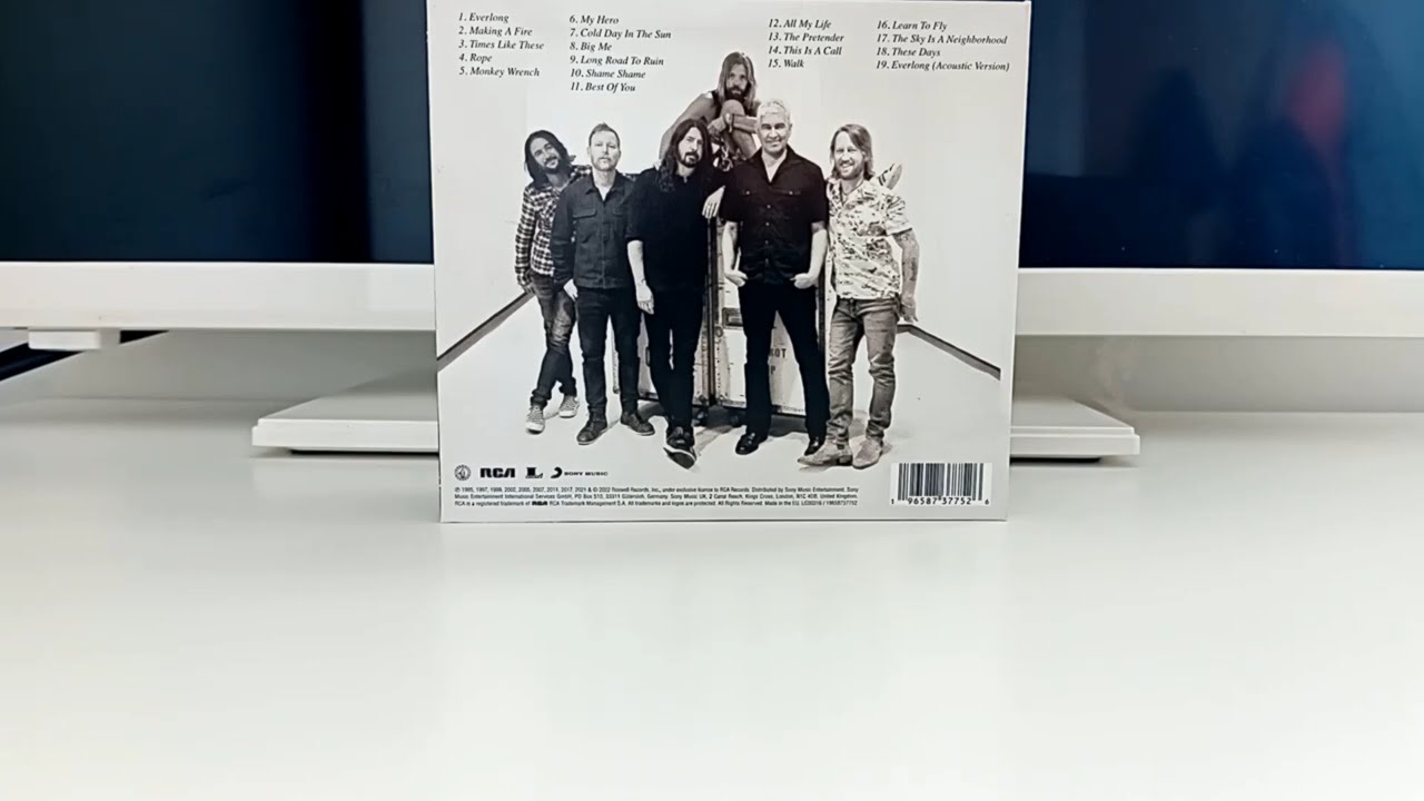 The Essential Foo Fighters (Album Review) - YouTube