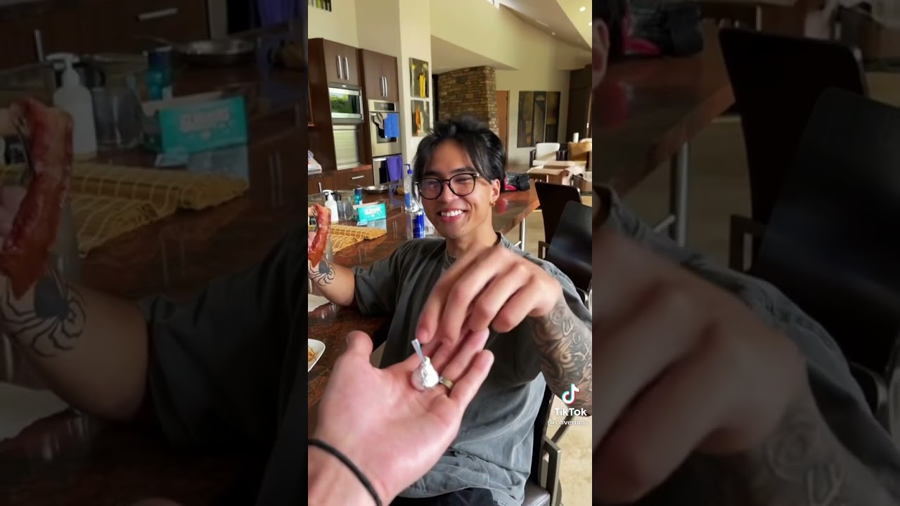 Olivermoy do want a kiss 😂💋