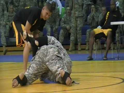 Putnam chokes out opponent in 80th Ordnance Combat...