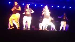 Prima Jennifer Dançando Street Dance