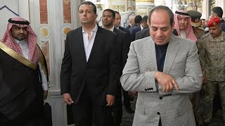 رويترز: مصر لا تستطيع دفع ثمن شحنات القمح. وهل تنقذ الصلاة علي النبي، السيسي من السقوط ومن المجاعة