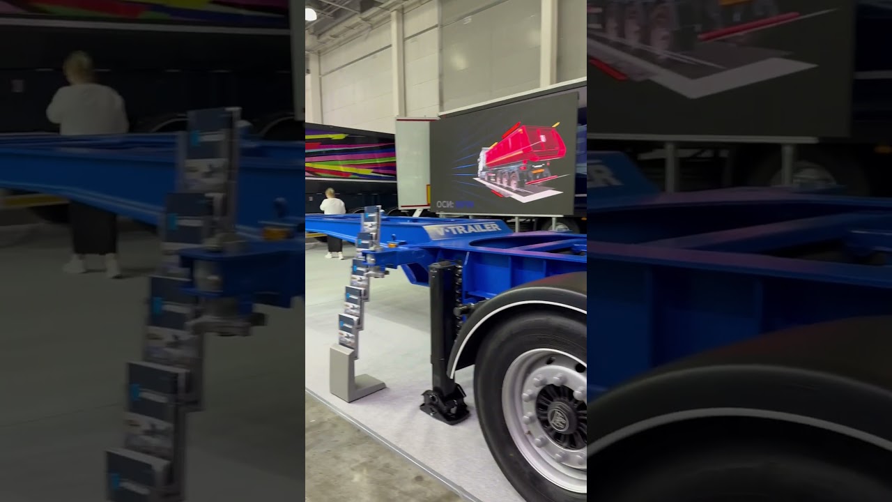 Стенд компании V-trailer. 